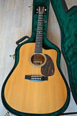 Martin glass top dreadnought DC-16GTE acoustic guitar