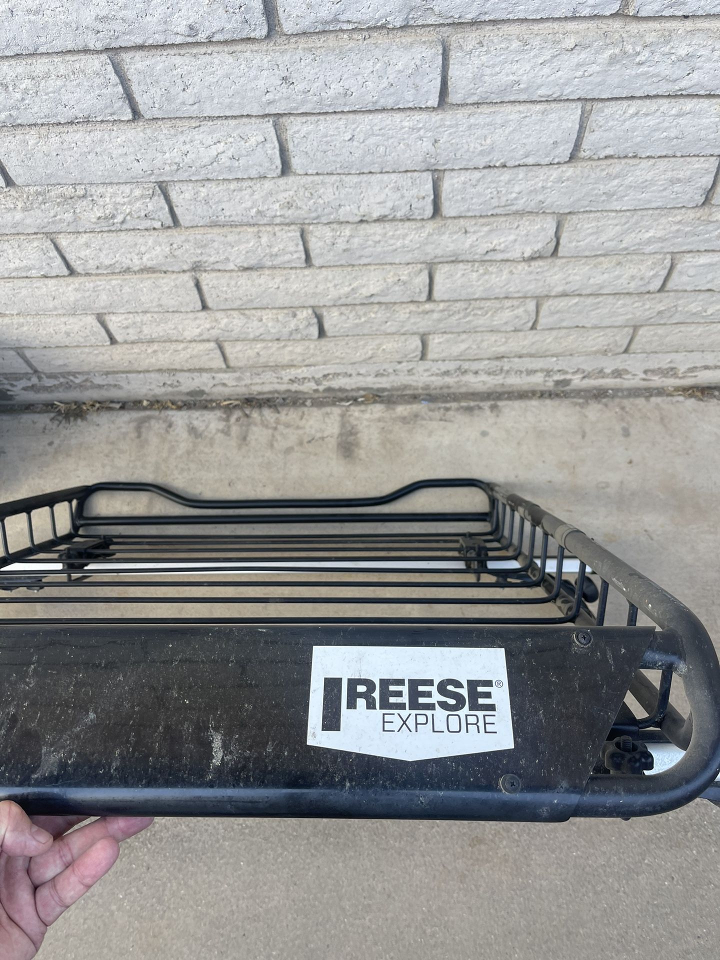 Reese Explore Roof rack With Cross Bars And Clamps