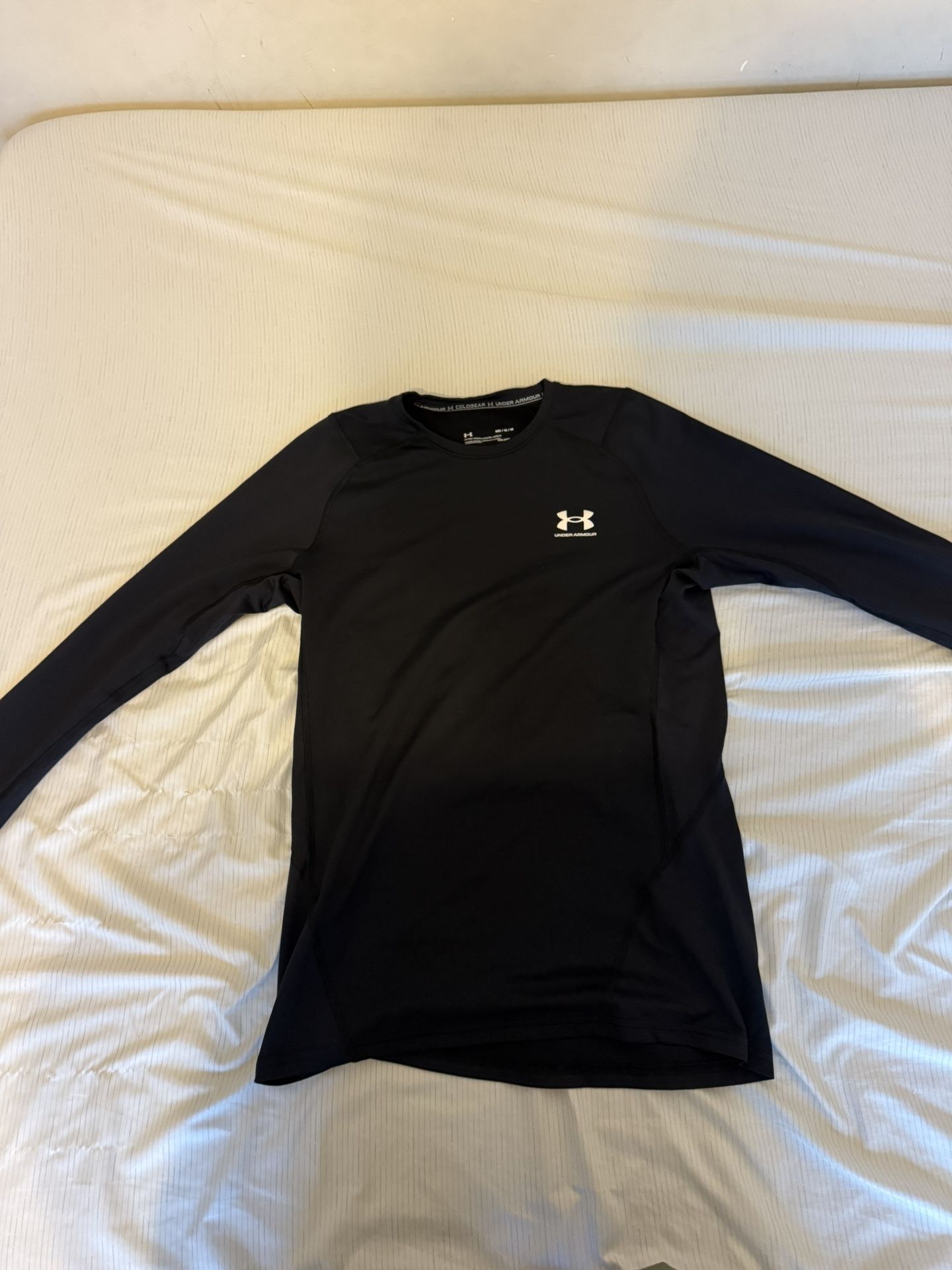 Under Armour Long Sleeve Shirt/ Size Medium
