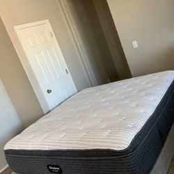 KING BEAUTYREST SILVER MATTRESS AND FREE BOX SPRINGS 