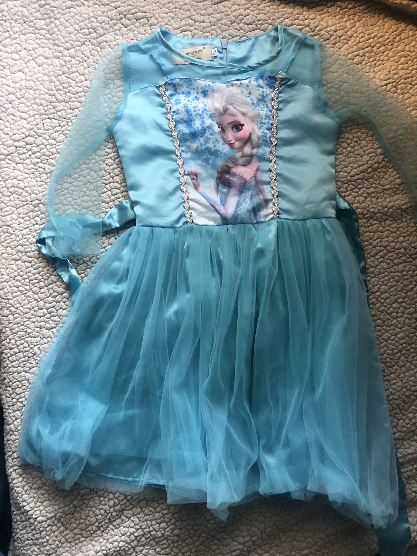 Size 4-5t Boutique Elsa dress / costume