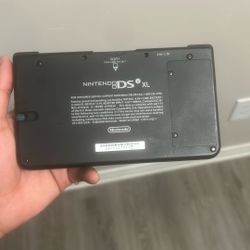 Nintendo DSI XL