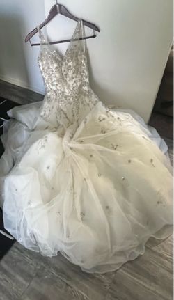 Vestido de Novia color beige size 10