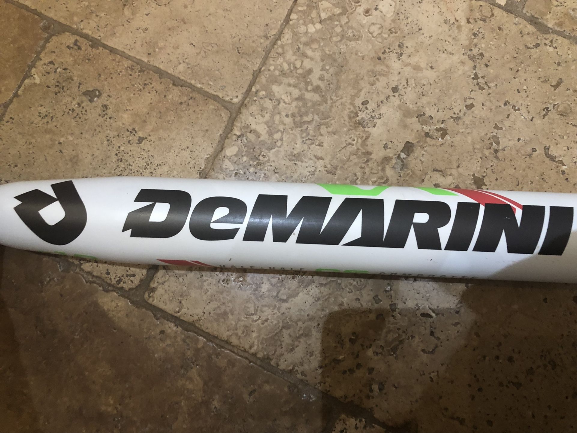 DeMarini Vendetta Softball Bat 32” -10 USSSA approved