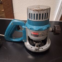 Makita 3601B Heavy Duty D-handle Router 1-1/4hp 930w