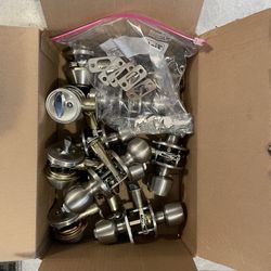 (no subject) MULTIPLE DOORKNOBS AND DEADBOLT SETS FOR SALE 