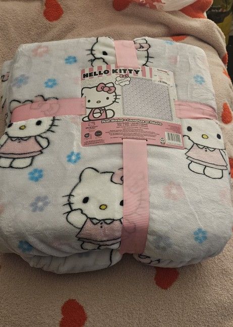 Hello Kitty Queen Blanket 