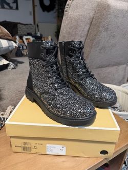 Brand New Women’s Michael Kors Combat Boots Size 7.5