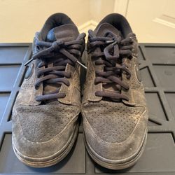 Nike Dunks Undefeated ( Size 13 )