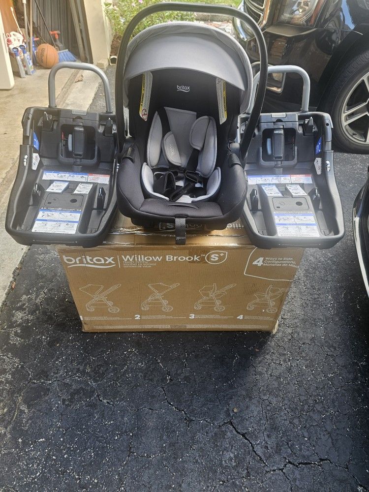 Used Britax Willow S Car seat And Bases