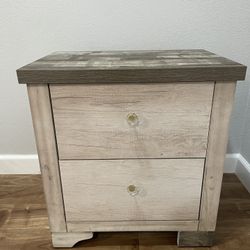 Nightstand 