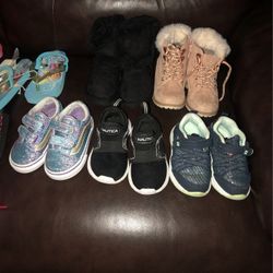 Zapatos De Niña Nuevo Y Usados De $5 Para Arriva Recojer En Seagoville 