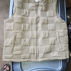 Men Xl Quilted Vest w/ Hat