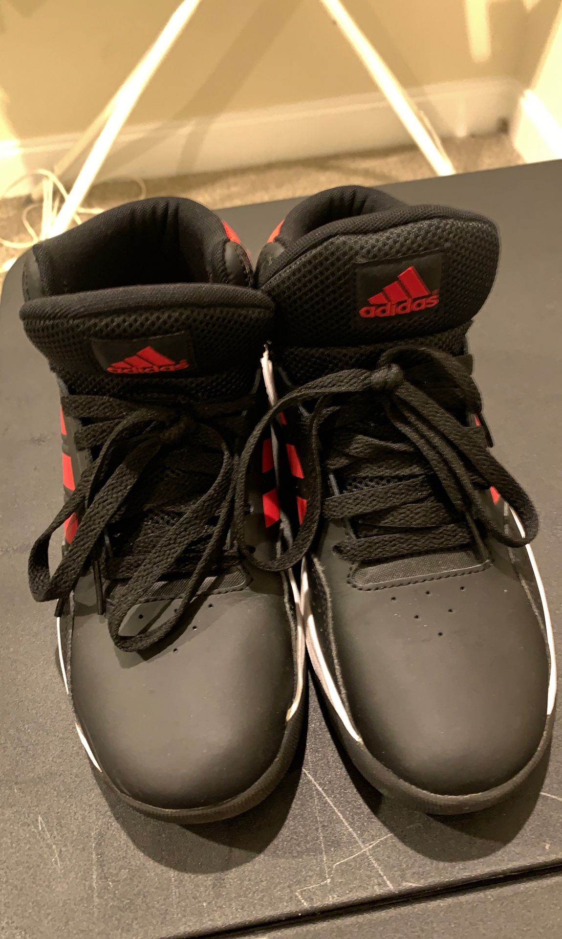 Adidas cloud foams size 5