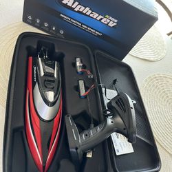 AlphaRev R308  Remote control speed boat. used only a few times!