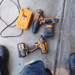 Triton Drill And Impact Driver Set