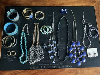 20 Pieces Of Costume Jewelry Blue Tones One Signed Napier One Vera Wang Lot #7