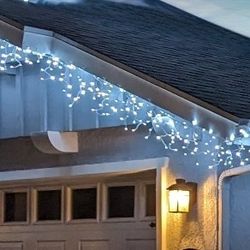 216 Feet Of Icicle Lights With Mounting Accessories