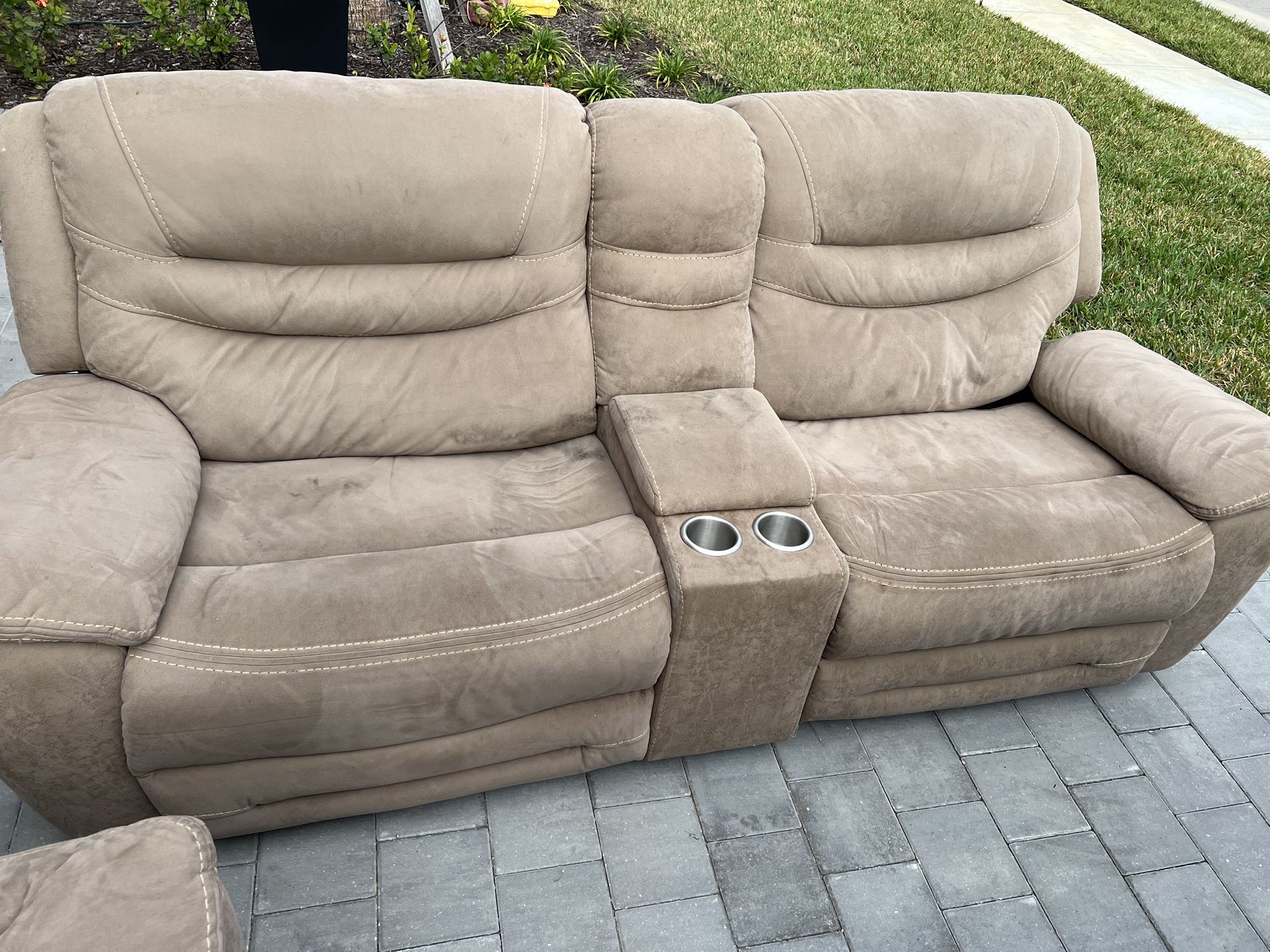 Double Recliner With Cup Holders
