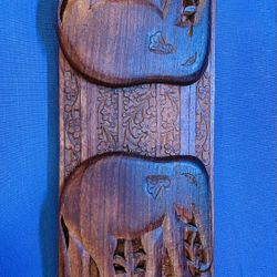 Beautiful Expandable Hand Carved Bookend Rack With Elephants 