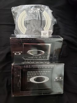 Oakley Belt and 2 Buckels