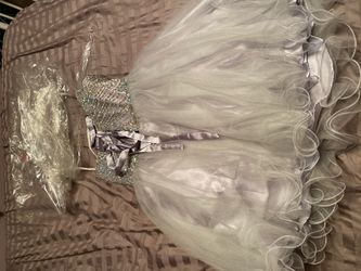 Beautiful dress for quinceñera court or debutant court