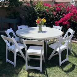Table And Chairs 