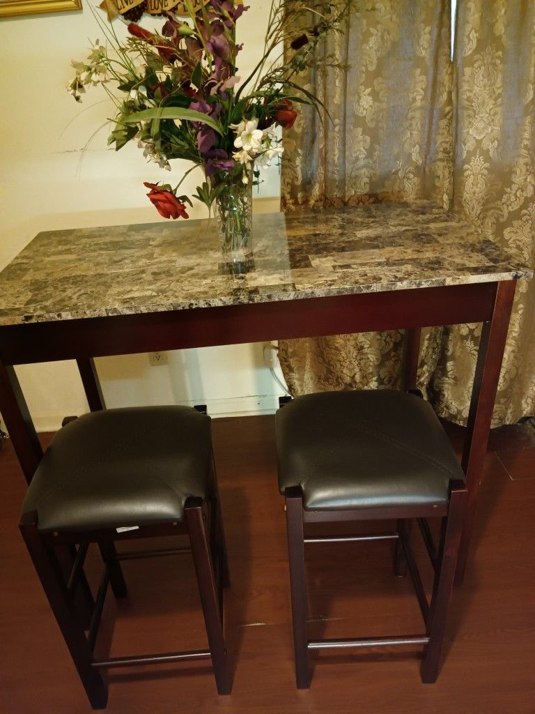 Bar Table & Stools