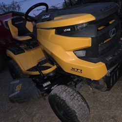 SALE CUB Cadet XT1 