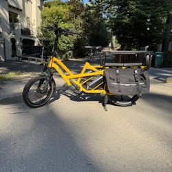 yellow Cargo Turn Bike 