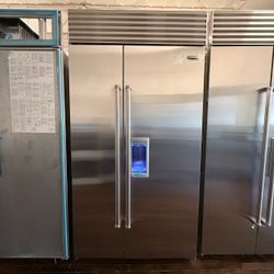 Sub-Zero BI-42” Side By Side Refrigerator