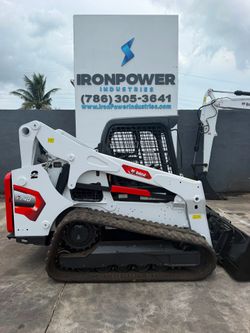 2019 Bobcat T740 Skid Steer Loader – Open Cab Deluxe Panel