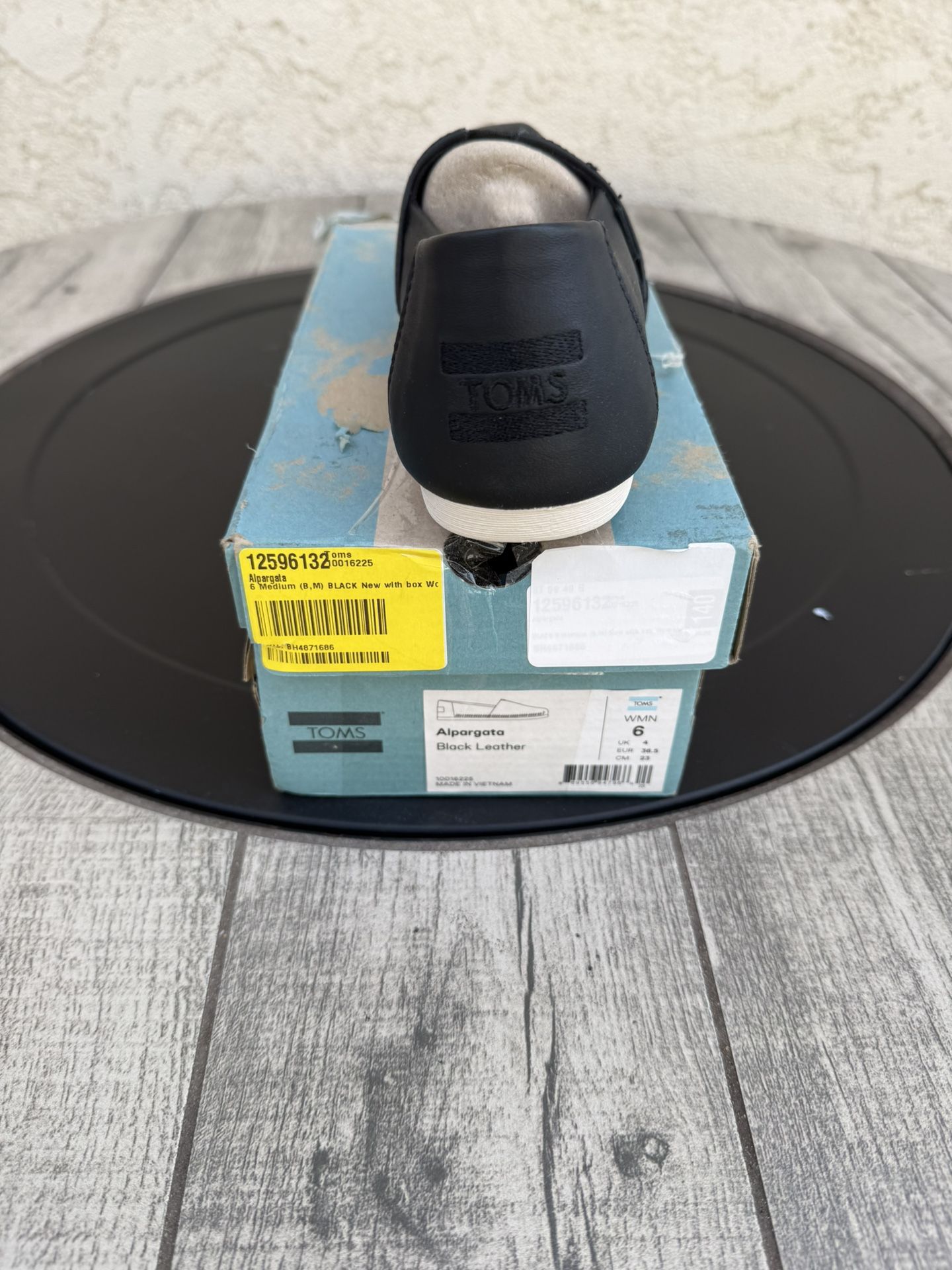 Tom’s Flats Real Leather