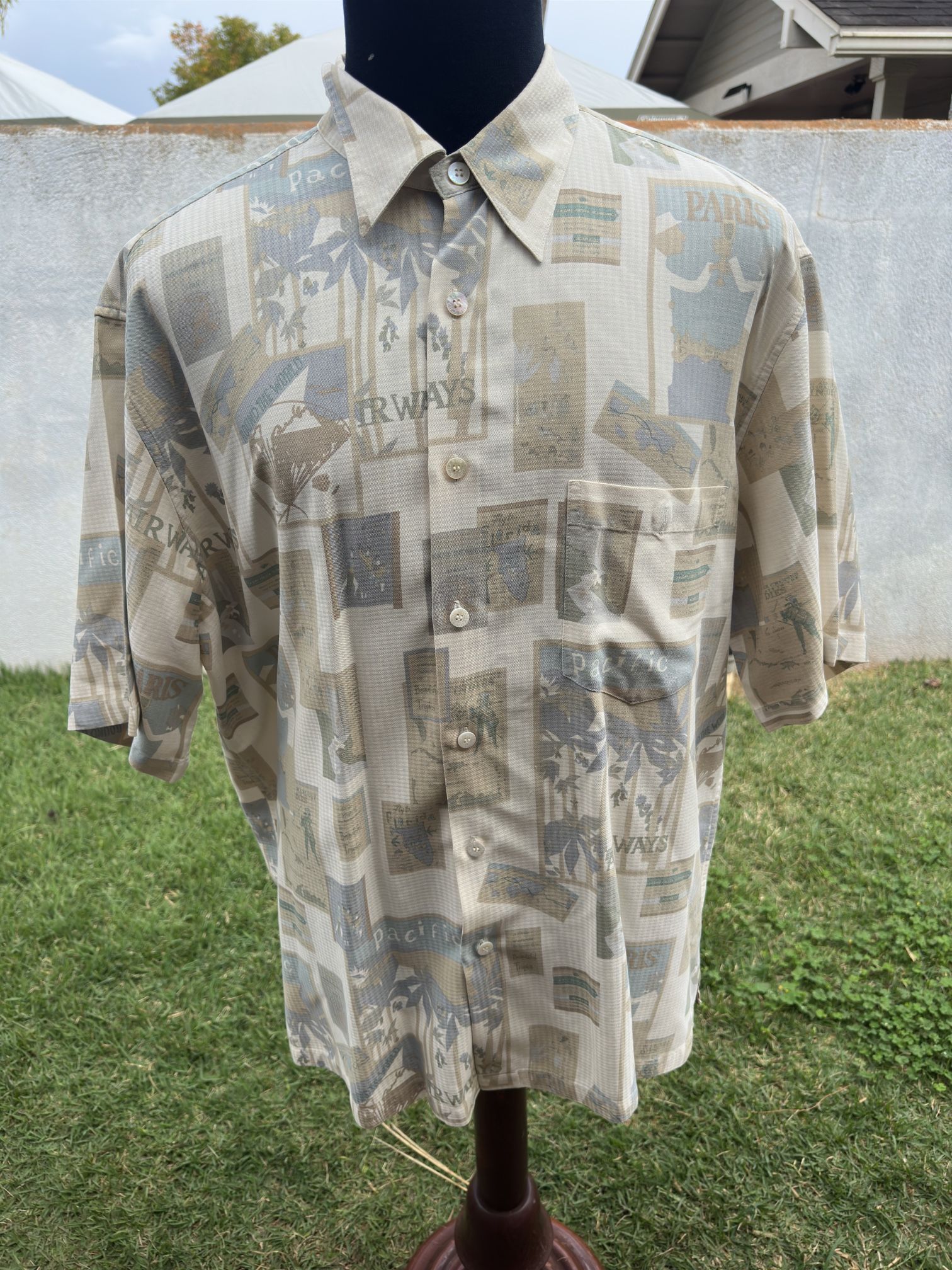 PreOwned Tori Richard Beige Hawaiian Print Full Button Men's XL