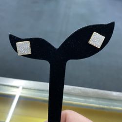 10k Gold Cluster Diamond Earrings 