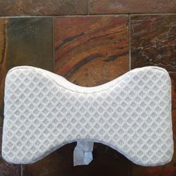 On The Go Sleep Posture Knee Pillow