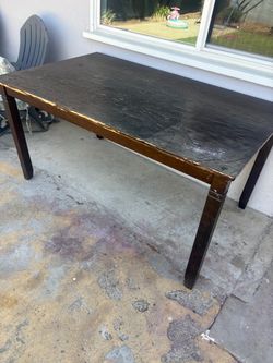 Table with 4 chairs