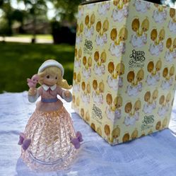 Precious Moments by Enesco -2001 - Four Seasons Spun Glass Belle Figurine: Winter Belle 