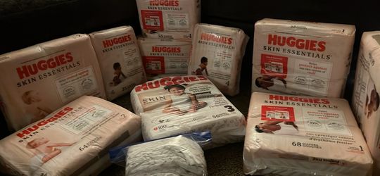 Huggies skin essentials SIZE (1,2,3, and 4)