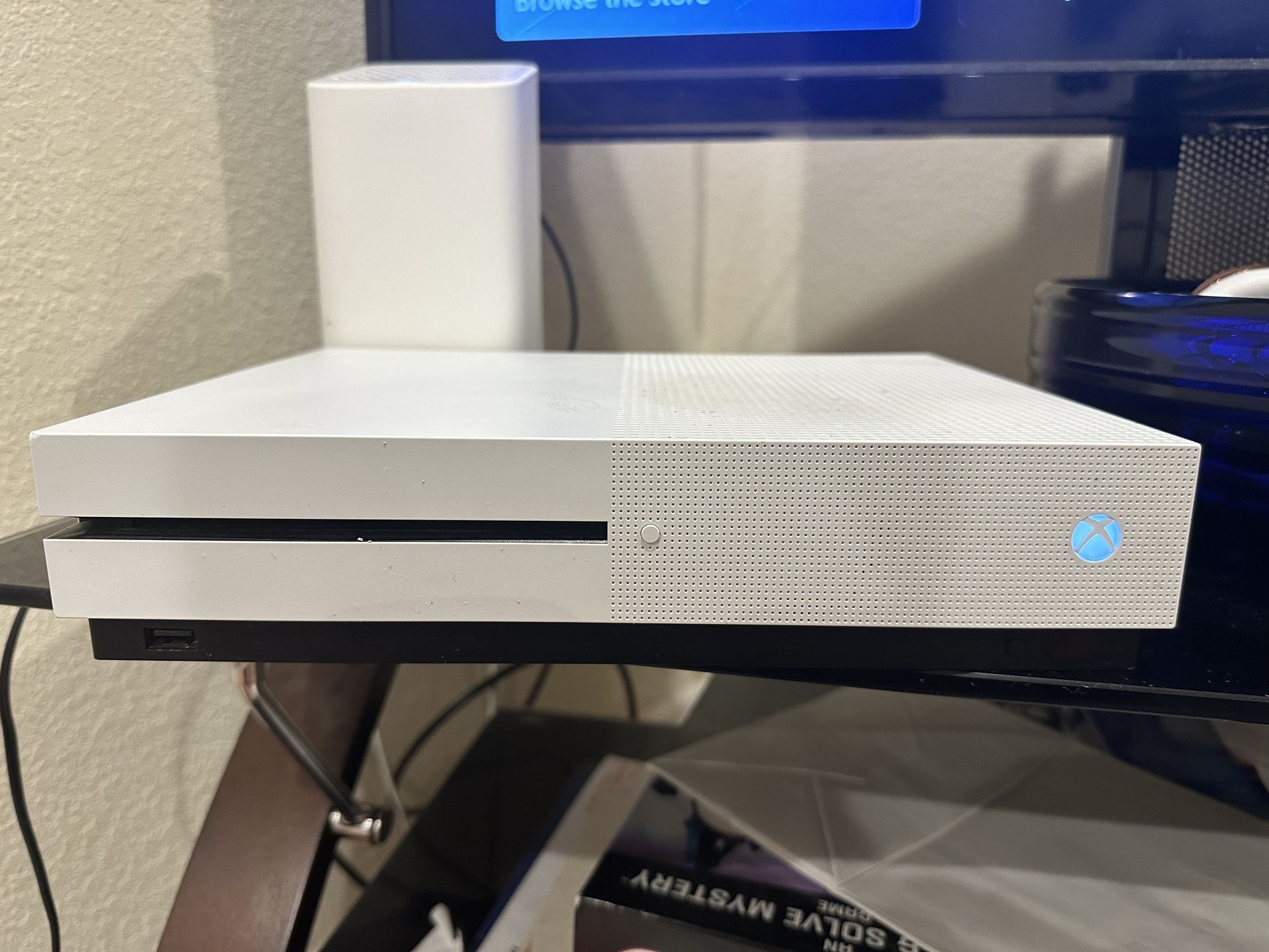 Xbox One S (W/ HDMI, Power Cord, and Controller)