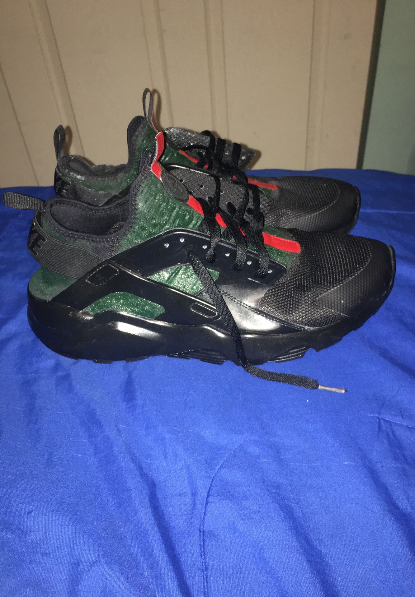 Gucci huaraches size 13