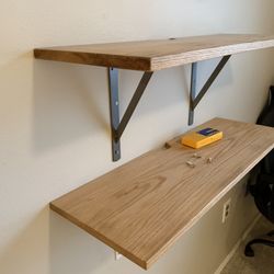 2 Shelves With Brackets 