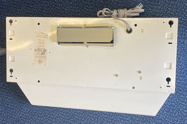 White Broan 30” Range Hood Vent (9-0016)