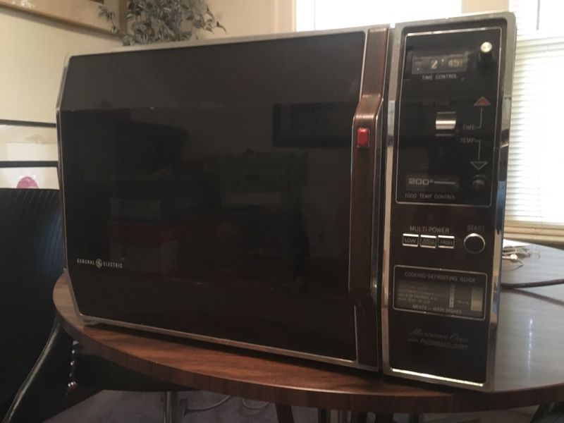 Vintage GE Microwave Oven with Automatic Chef
