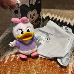 Pop Matt Mickey Family Daisy Duck Key Chain