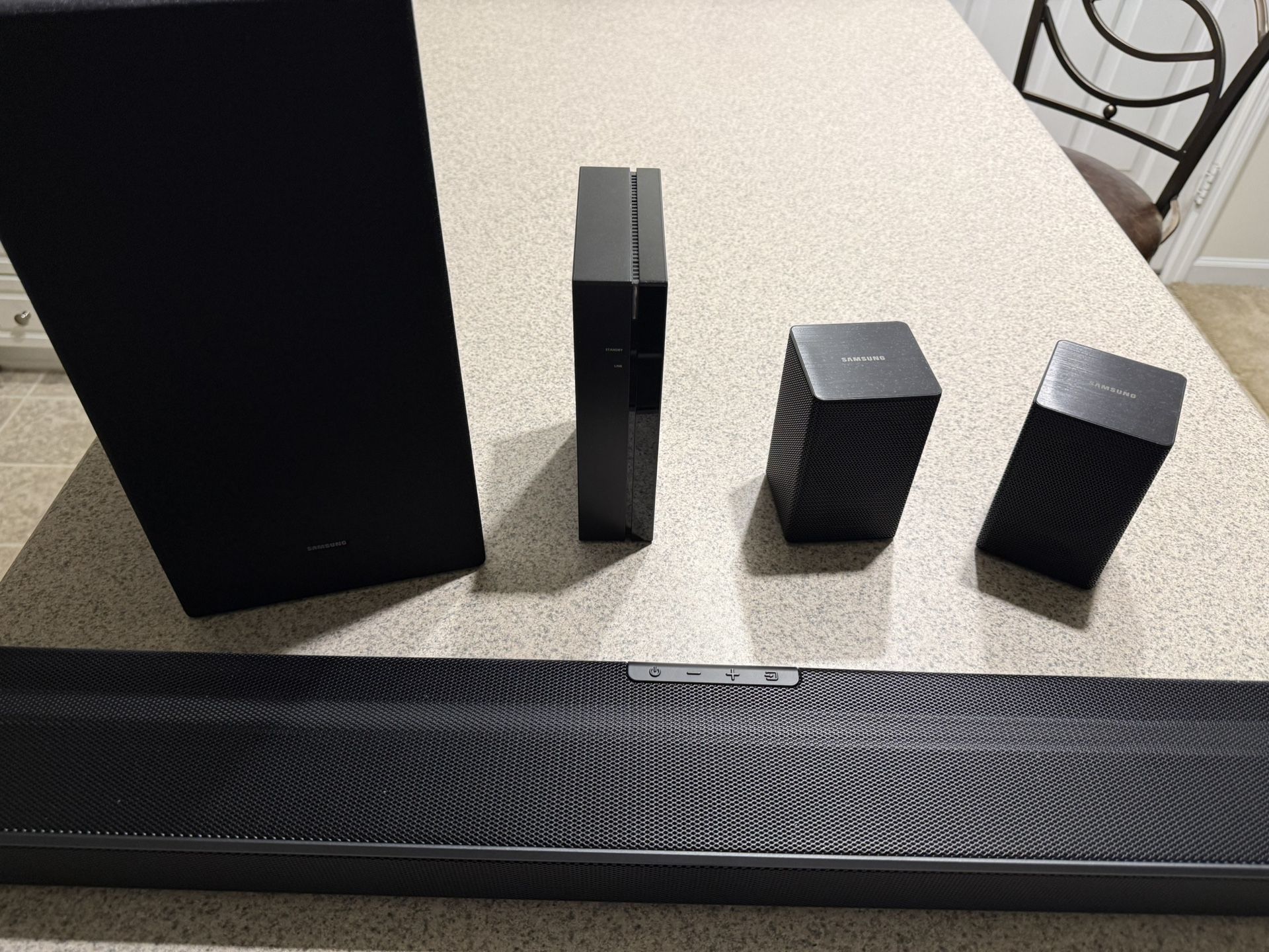 Samsung Surround Sound System 