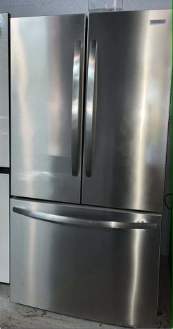 Frigidaire used 36" wide (28.8cu.ft.) French-Door Standard-Depth Refrigerator in Stainless Steel
