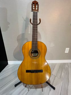 Acoustic Guitar-  Lucero Model No: LC-100