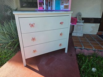 Free 3 drawer dresser!