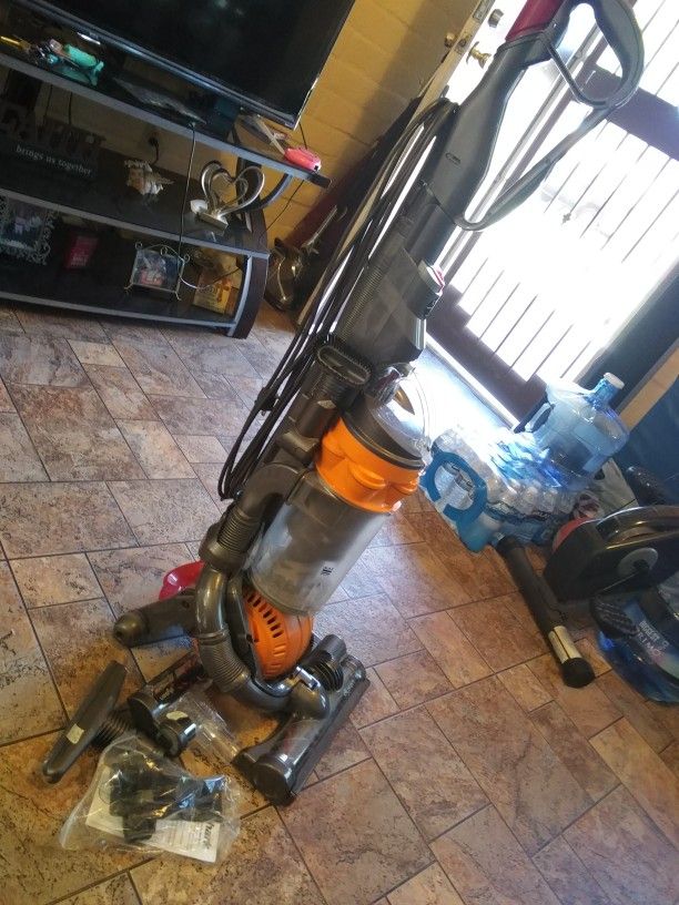Dyson Dc25 Vacuum Cleaner
